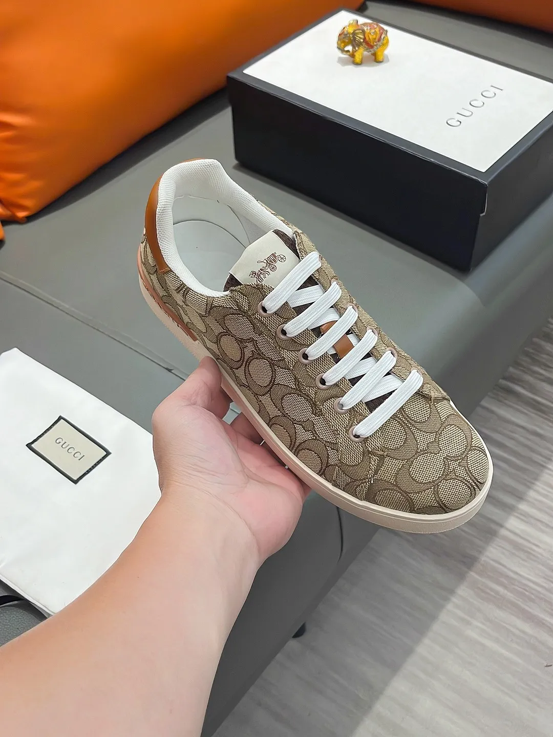 Men's shoes GUCCI "Gucci" P400 Regular size: 38-44 (casual shoes) Product materials: Selected cowhide upper, soft sheepskin lining; original outsole.
